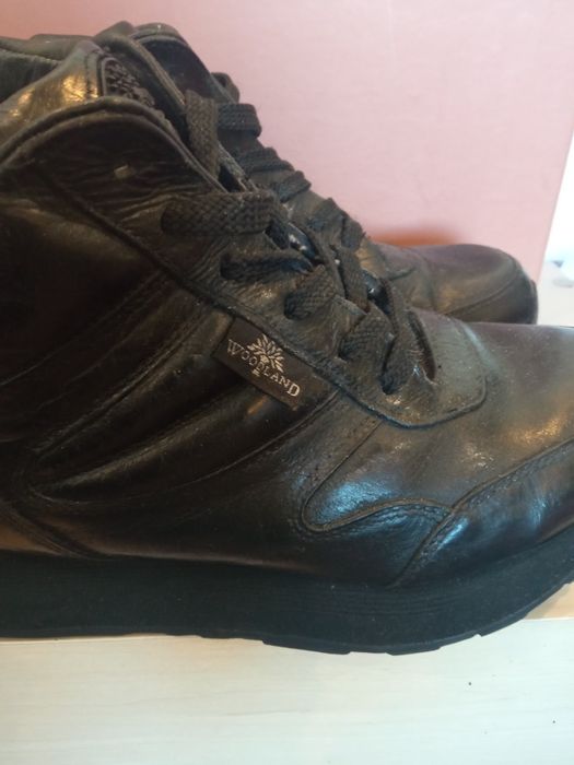 Продам кожаные демисезонные женские ботинки Woodland