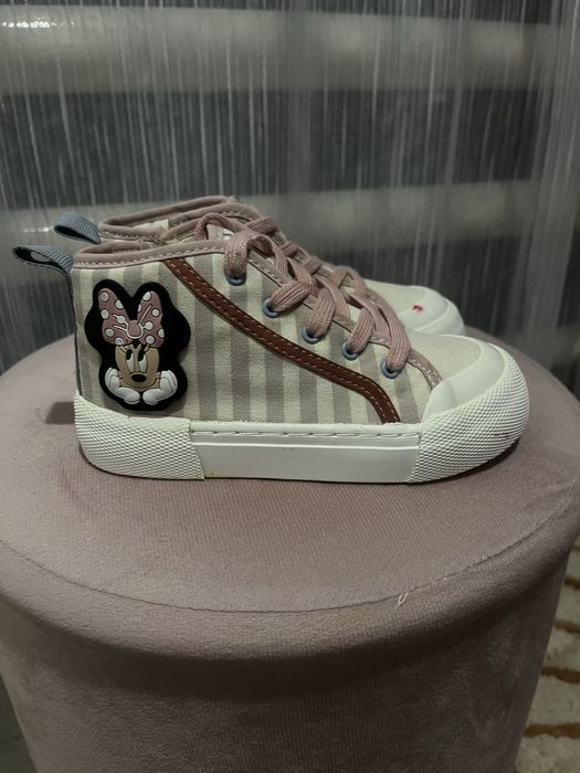 Продаю кеди 25 р Zara