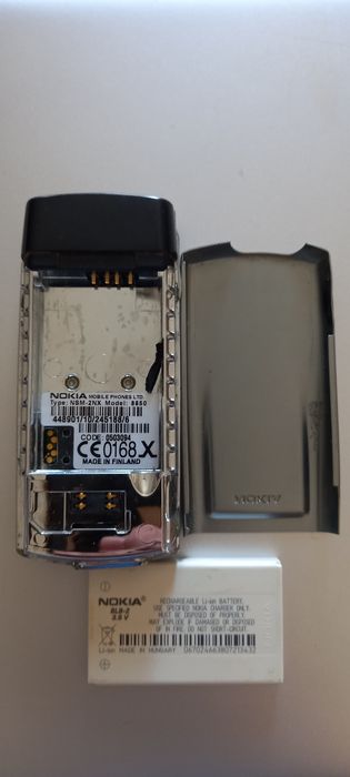 Telemóvel Nokia 8850