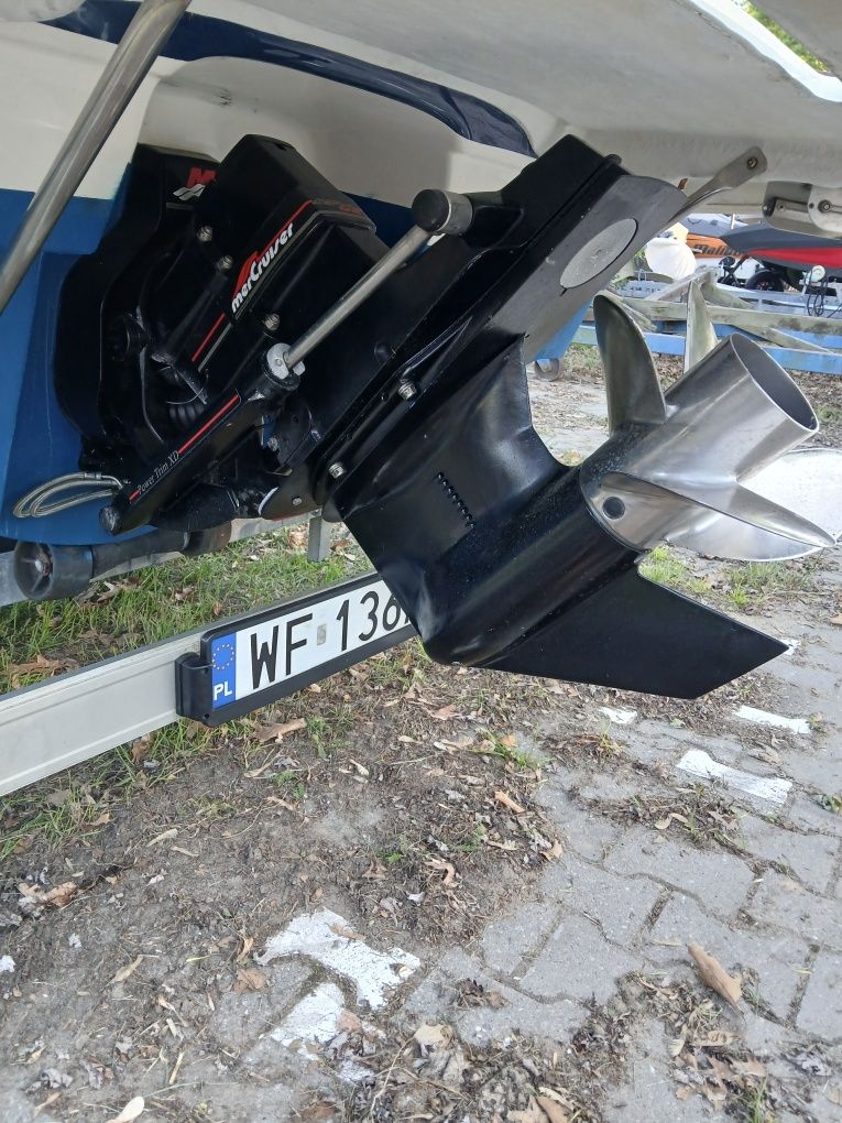Sprzedam łódź motorową  maxum 2100 sc3