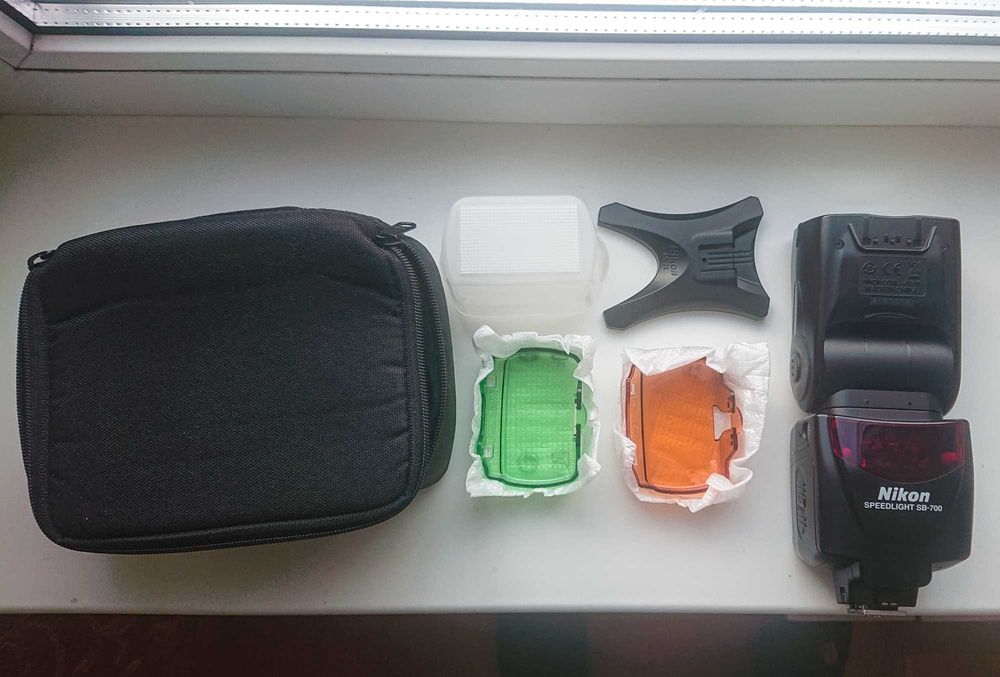 Спалах Nikon SB-700