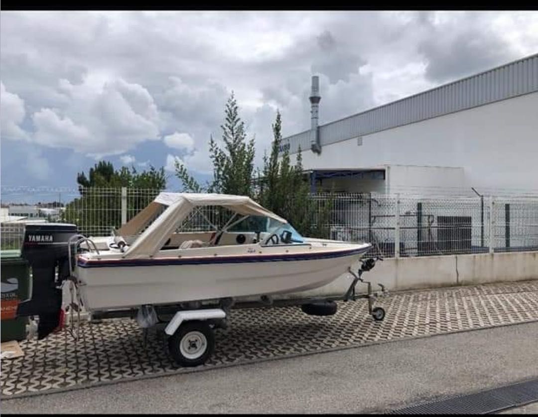 Barco Argus 402 S