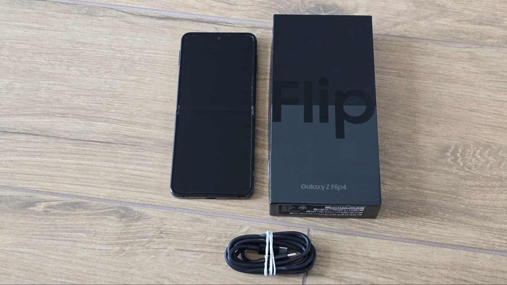 Samsung Galaxy Z Flip 4 5G 8/128GB GRAFITOWY