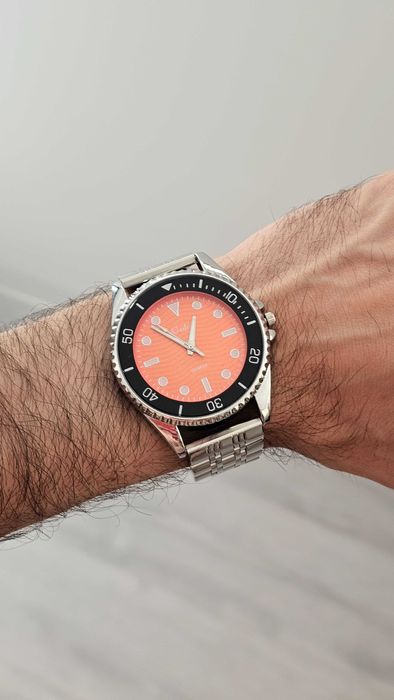 Relógio Pulso Quartz Laranja com 2 pulseiras