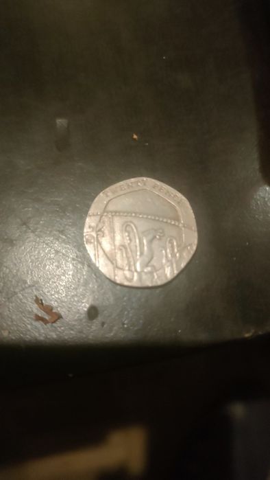 Nota de 50 escudos , moedas e outros
