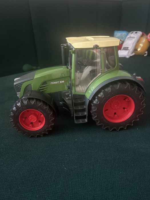 Traktor BRUDER fendt 936