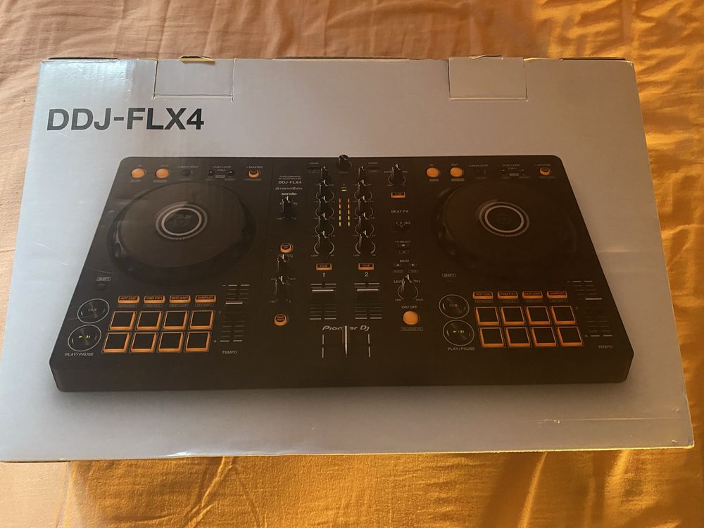 Controladora DJ PIONEER /DDJ-FLX4.