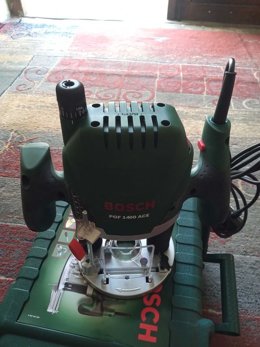 Frezarka BOSCH POF 1400 ACE electronic