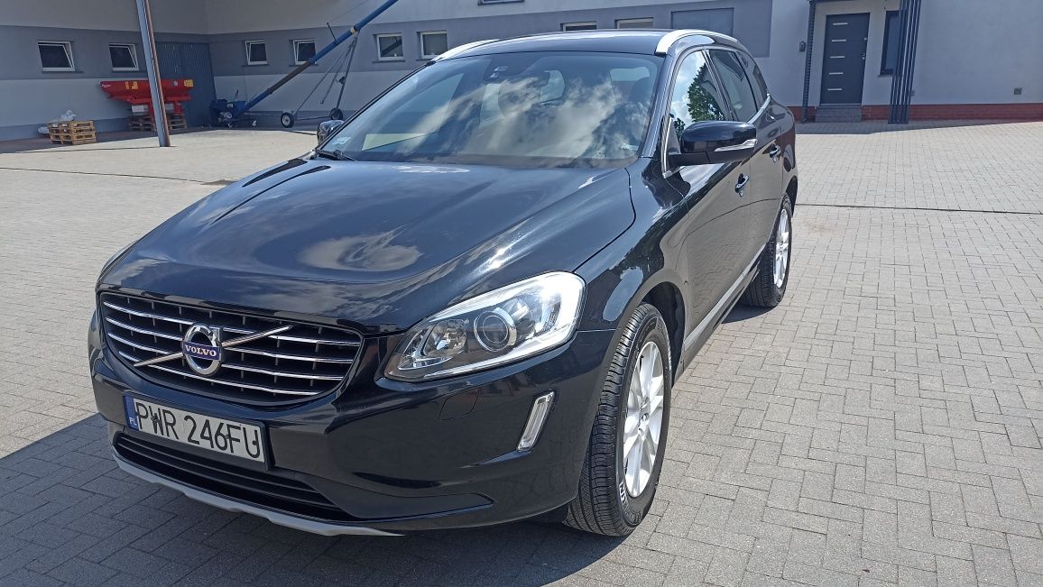 Volvo XC60 2015 rok 2.0D D4 automat MOMENTUM