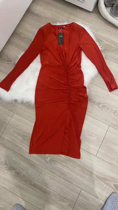 Сукня жіноча червона