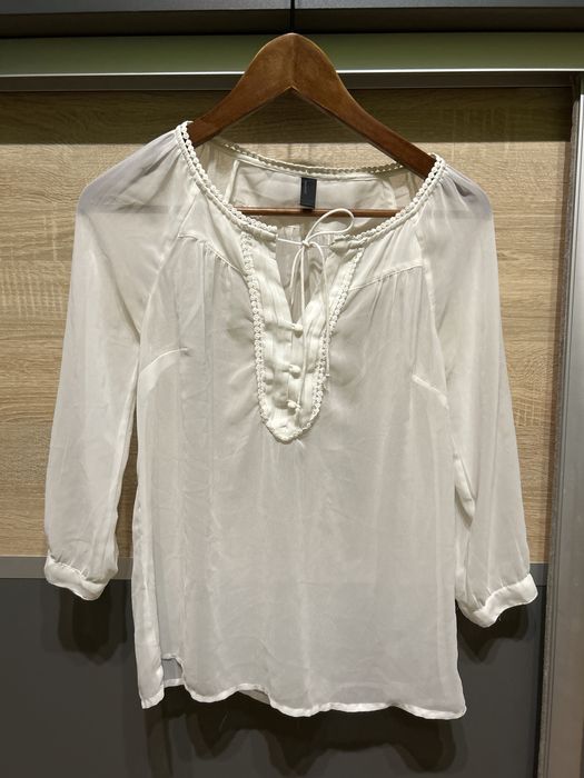 Bluzka biała z koronką angielska S VeroModa