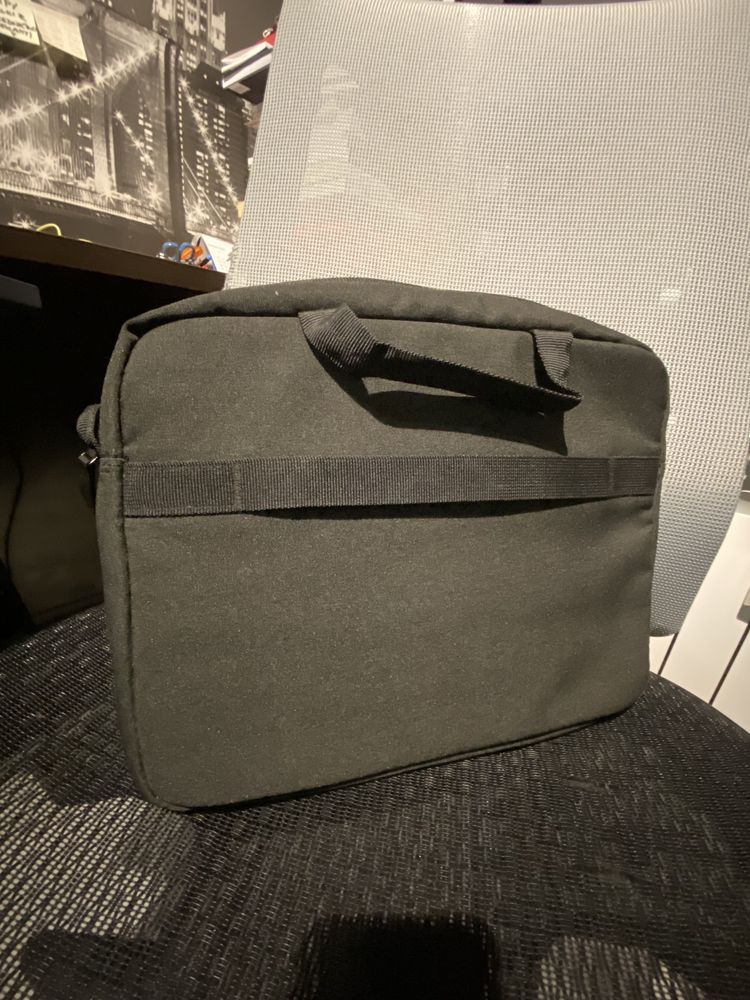 Nowa torba na laptop CASE LOGIC HUXTON