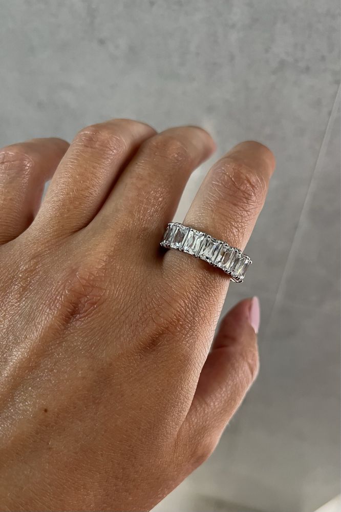 Pierscionek Swarovski nowy