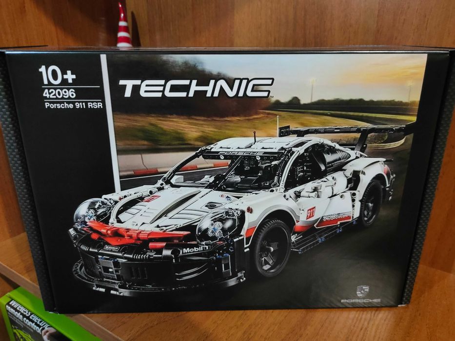 Конструктор Porsche 911 RSR 1:10 1580 деталей