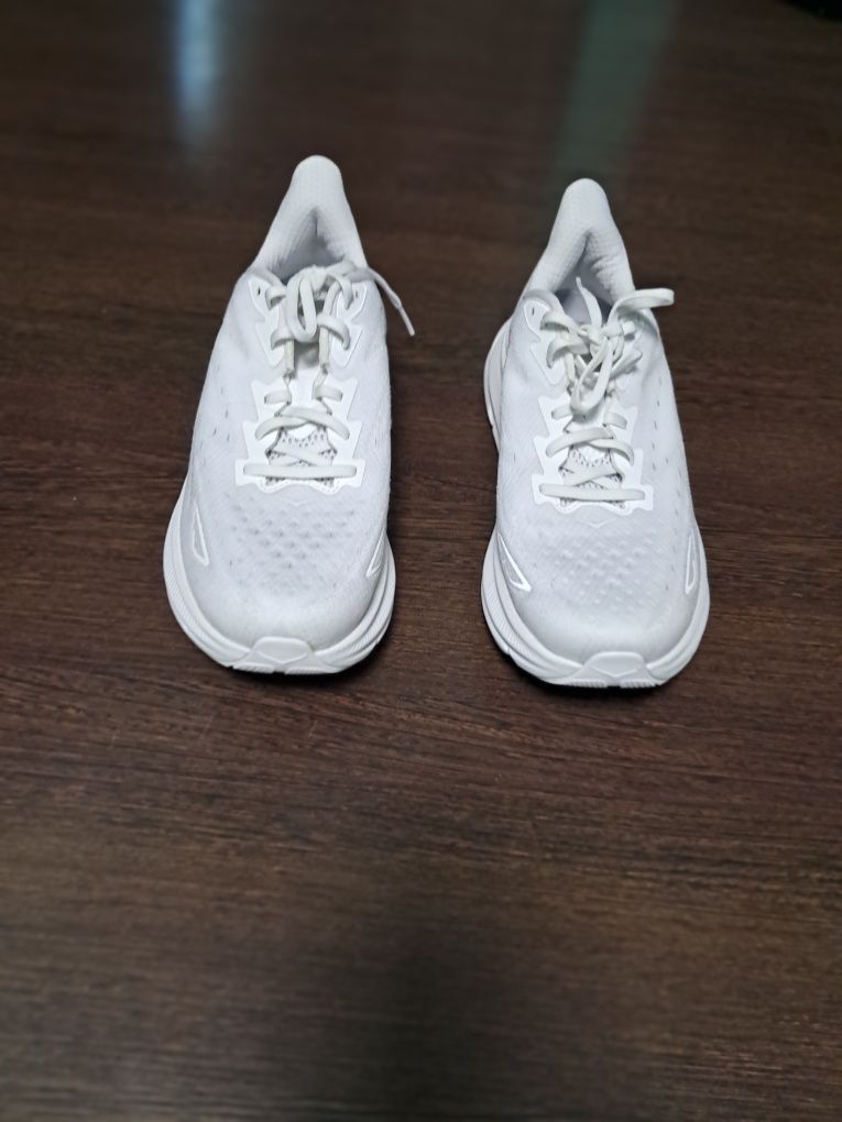 Кросівки Hoka M CLIFTON 9.      Р 43 1/3  27.5см