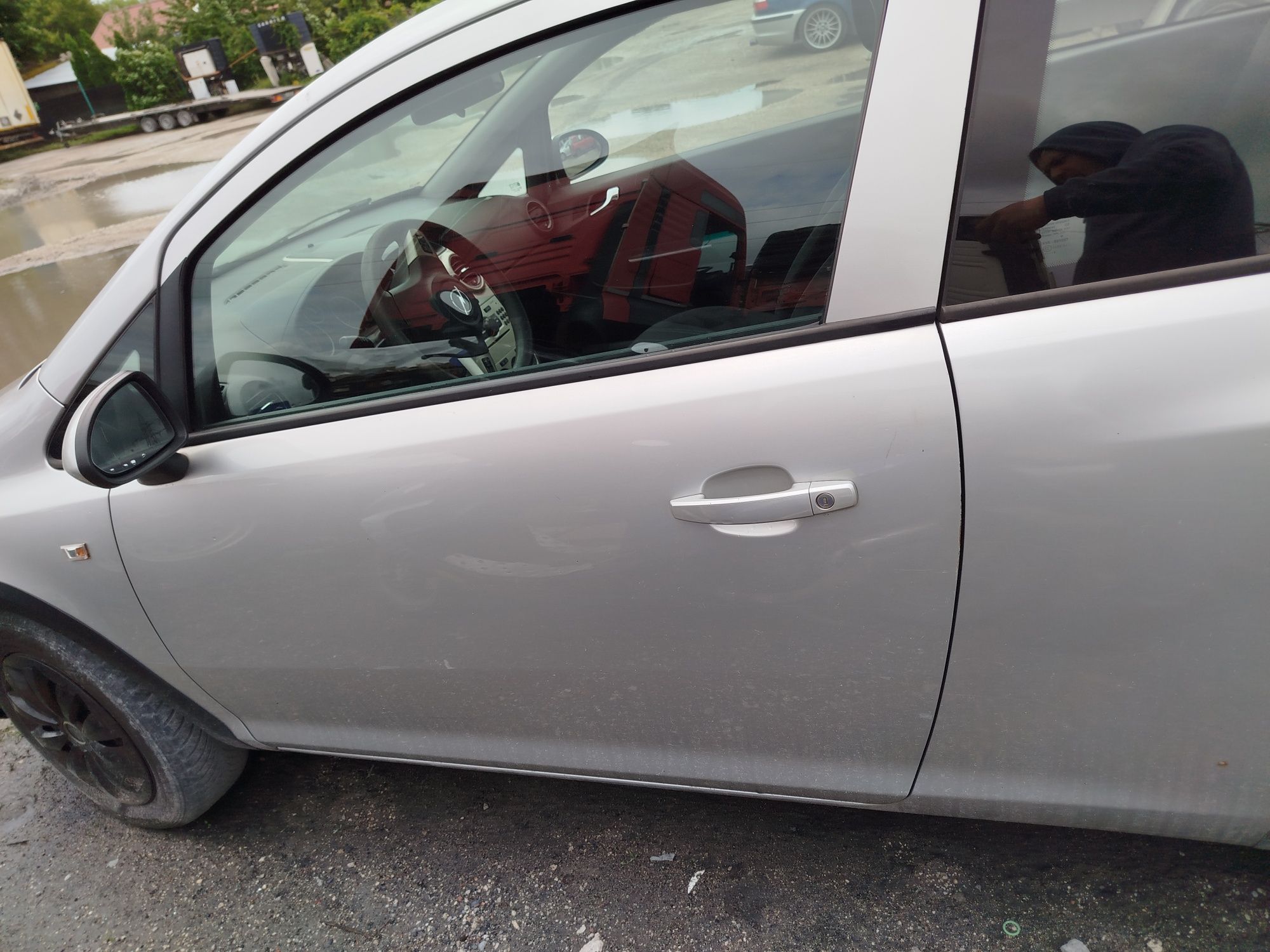 Corsa D Z157 3D drzwi lewe prawe stan bdb wysyłka