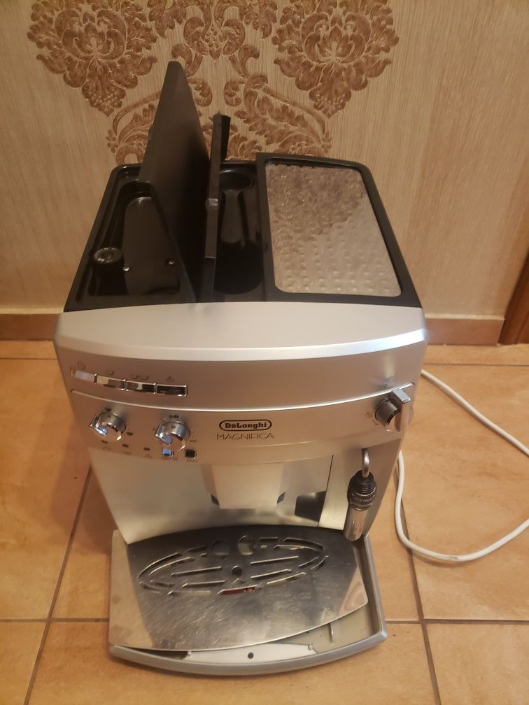 Кавомашина Кофемашина DeLonghi Magnifica ідеальна!