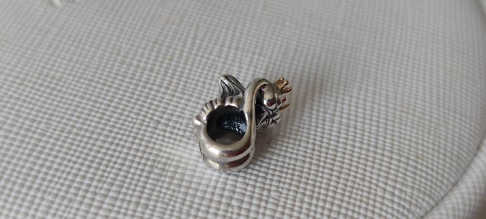Pandora charms moments Łabedzie i serce 799315C00