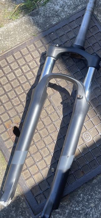 Sr Suntour XCM sztywna os qr