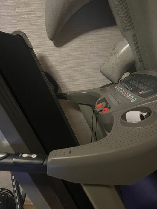 Бігова доріжка ,морозильная камера,холодильник