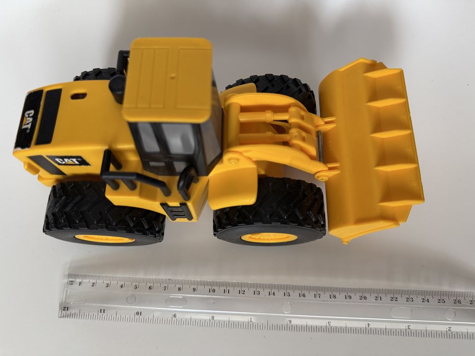 Машина CAT бульдозер самоскид