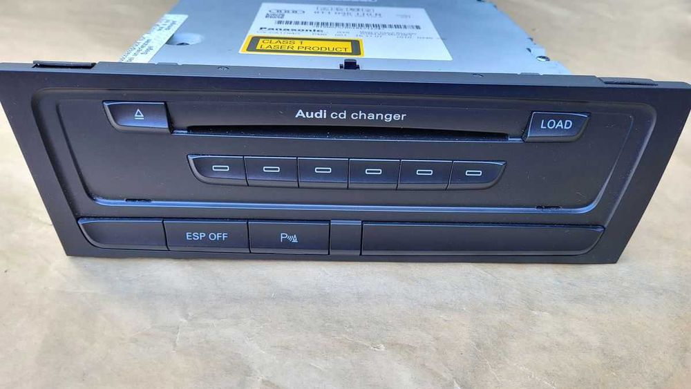 AUDI A4 B8 , A5 8T zmieniarka płyt CD .