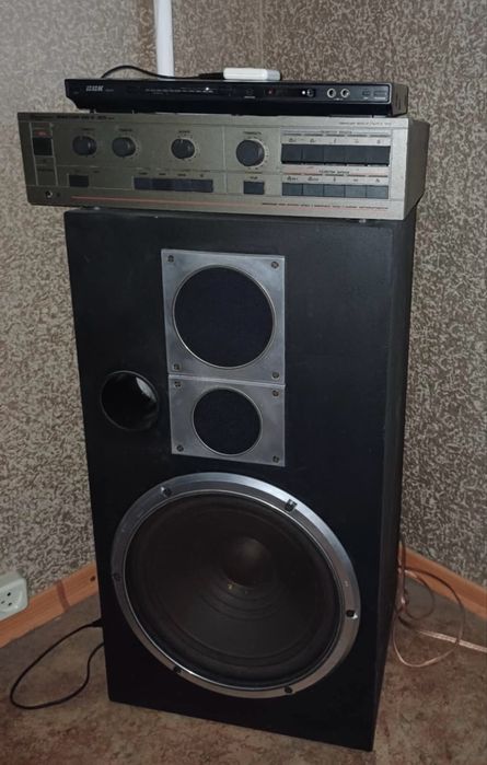 Усилитель одиссей, активные колонки, чистое звучание.