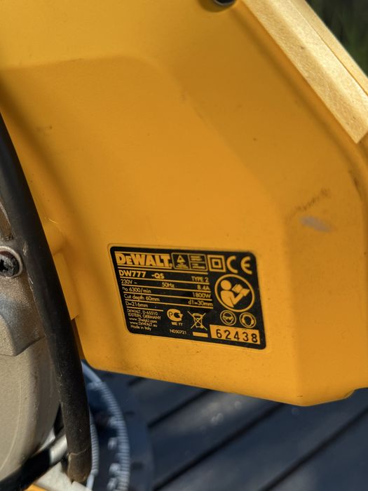 Piła ukosowa ukośnica 216MM 1800W DWS777 DEWALT