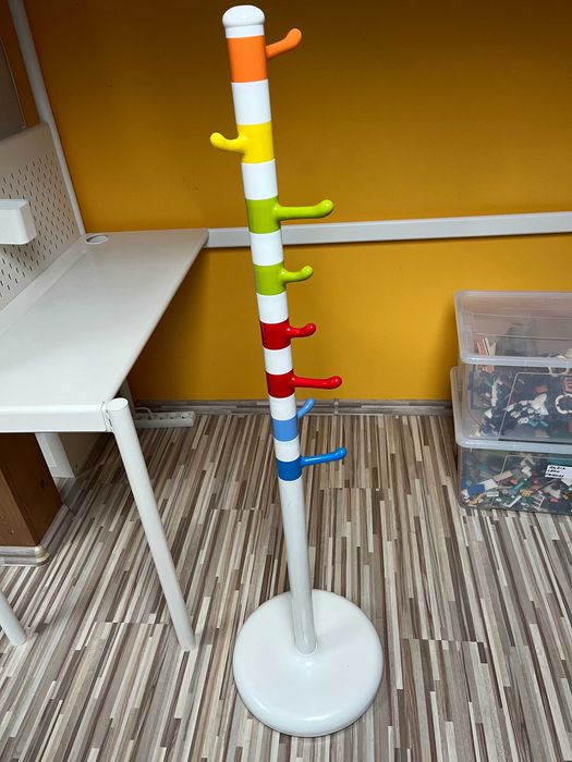 Wieszak dziecięcy na ubrania - kolekcja IKEA, biało - kolorowy