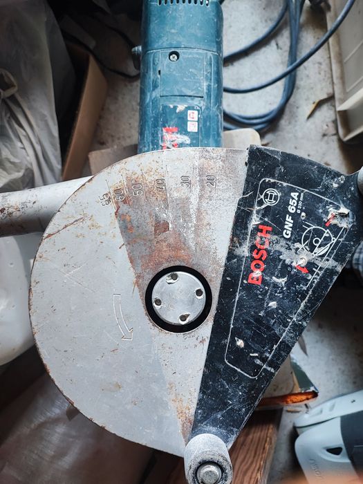 Bruzdownica Bosch GNF 65