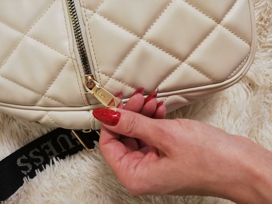 mały plecak Guess kremowy