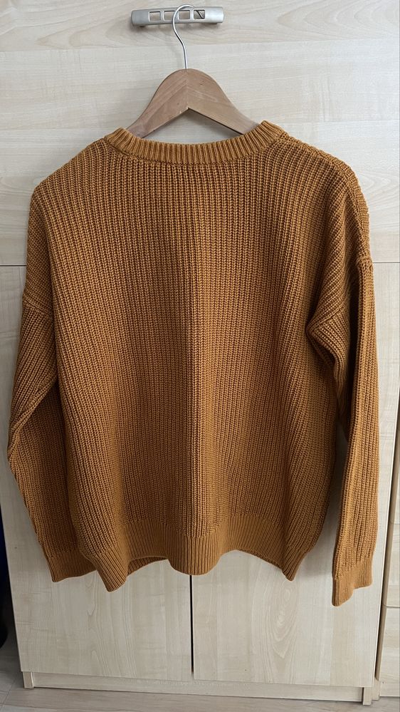Sweter Mustang, swobodny krój.