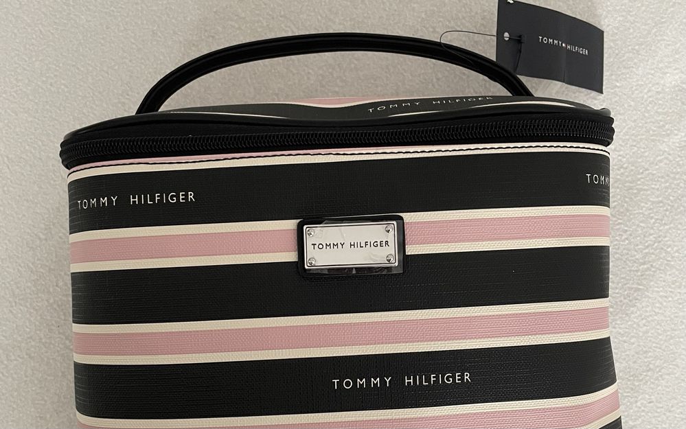 Tommy Hilfiger elegancka kosmetyczka kuferek nowa duz