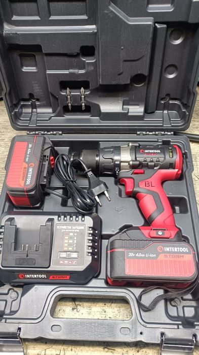 Продам новый аккумуляторный шуруповёрт WT-0331.