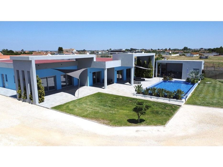 Moradia Térrea com Piscina, em lote de 3800 m2 - Arrendamento com o...