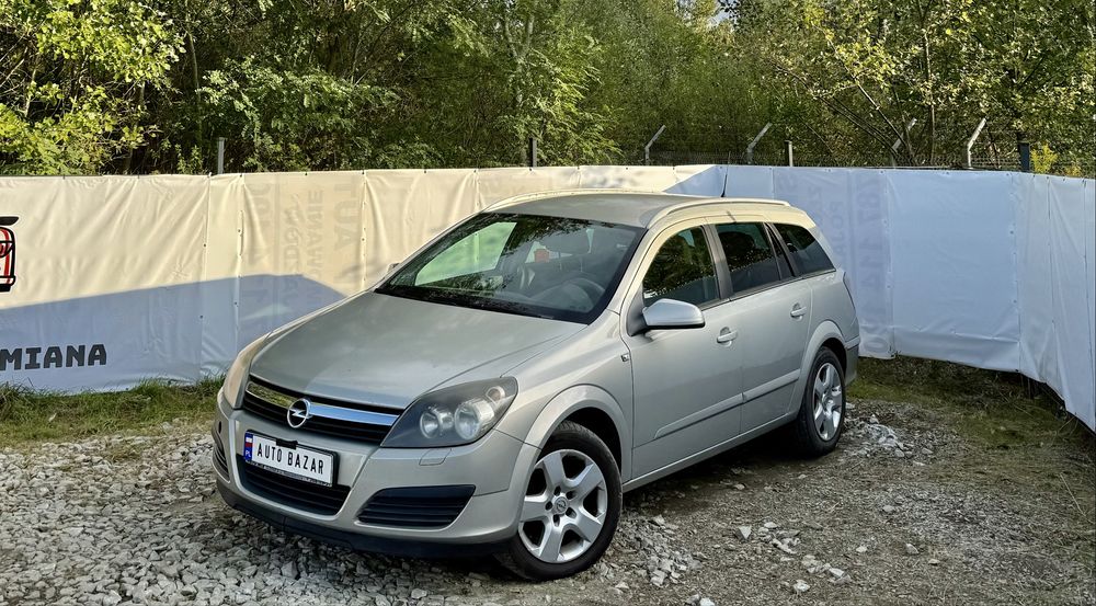 Opel Astra H 1.9 CDTI > 2006 > Klima > Hak > Alufelgi > Zadbany