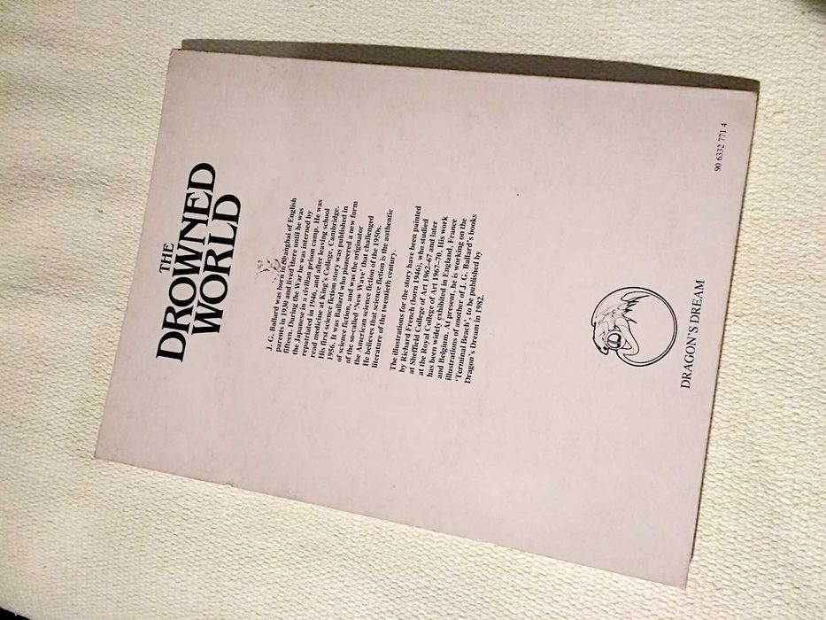 J. G. Ballard - The Drowned World (ilustrado; porte incluído)