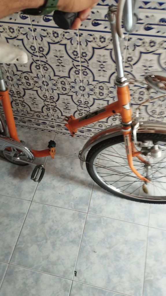 Bicicleta a circular dobrável com dínamo, para desocupar