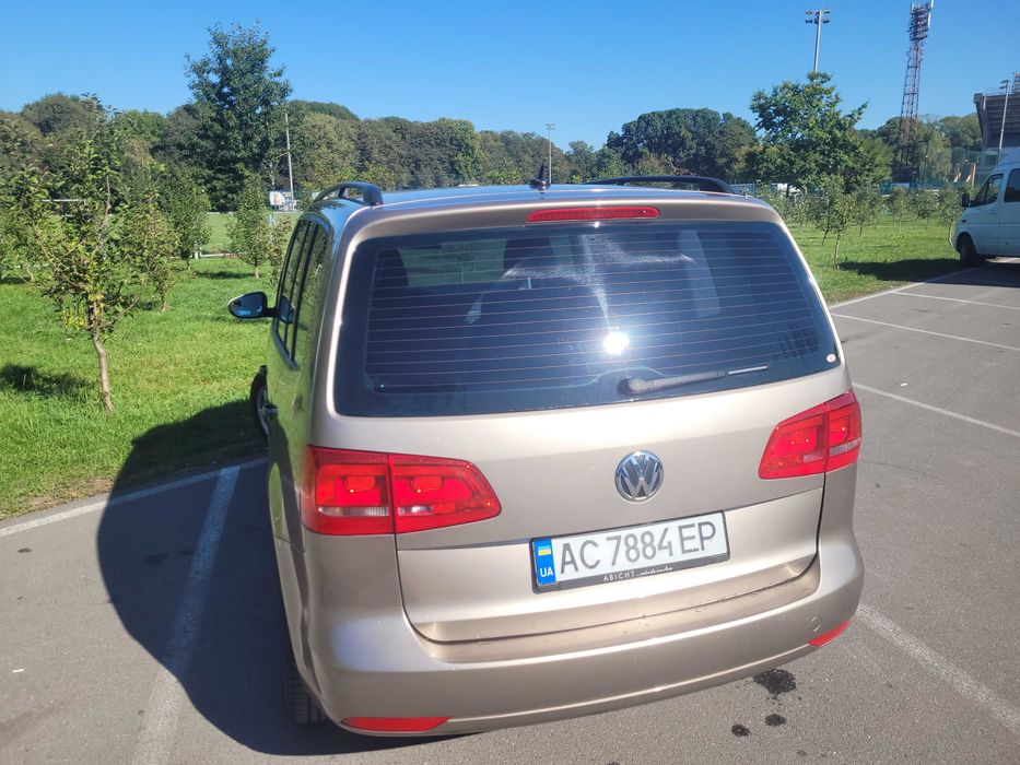 продаю власний автомобіль VW TOURAN