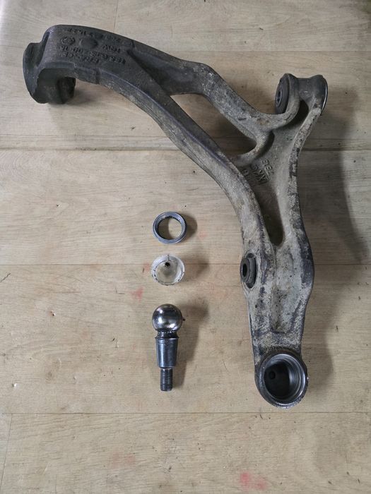 Реставрація  шарових опор, алюмінієвих та залізних ричагів.