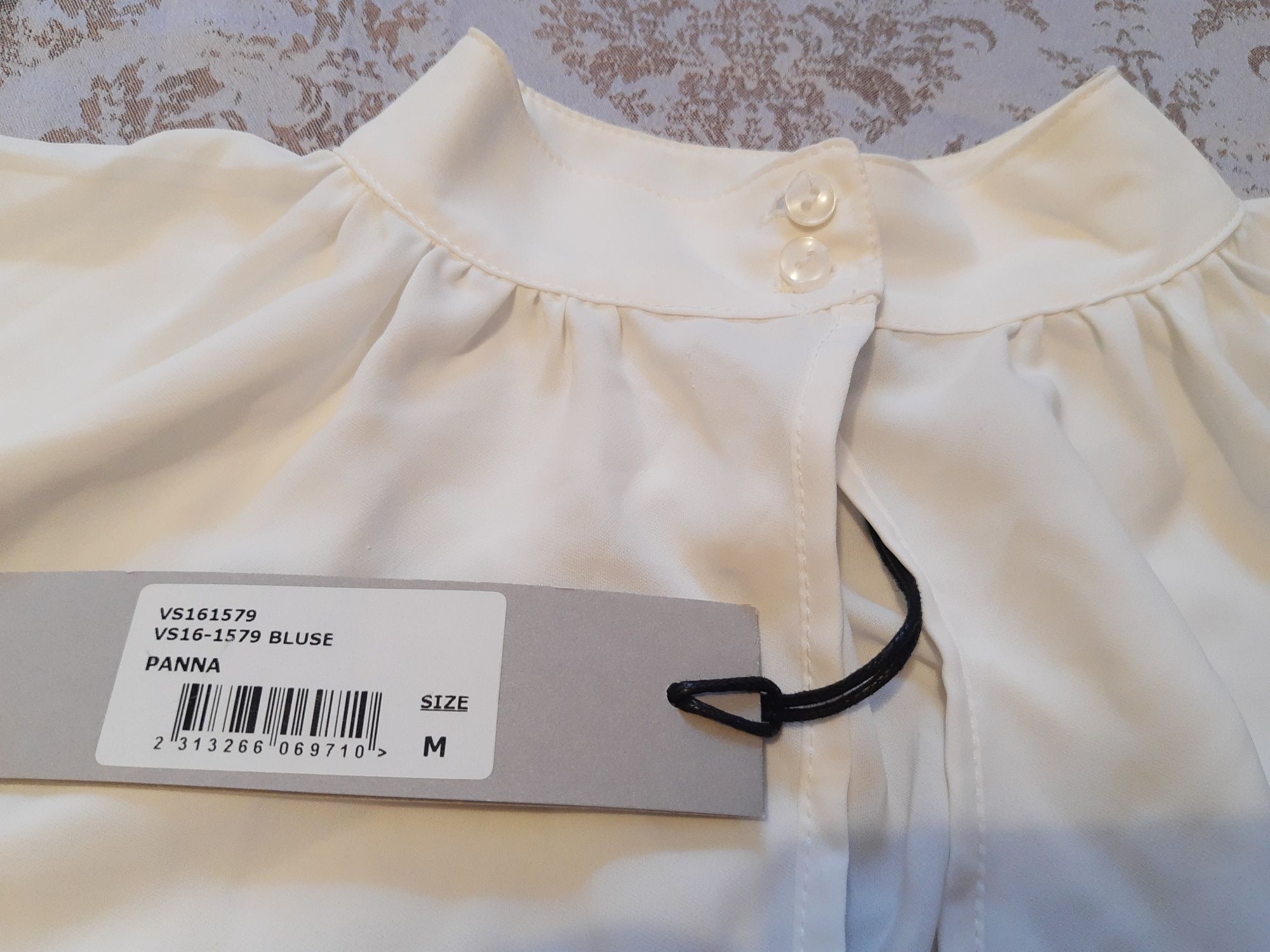 Новая белая блуза без рукавов свободного кроя/ Біла блузка без рукавів