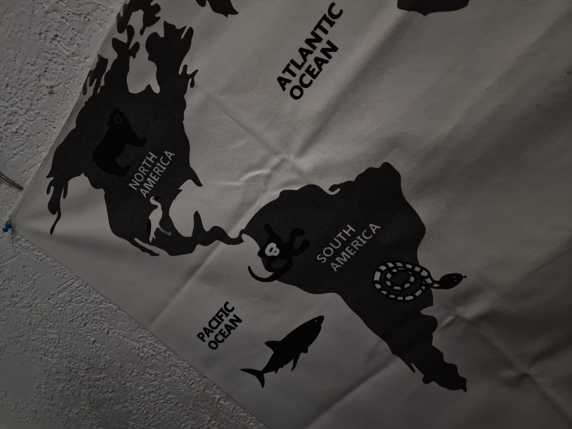 Dywanik, narzuta mapa świata dla dziecka
