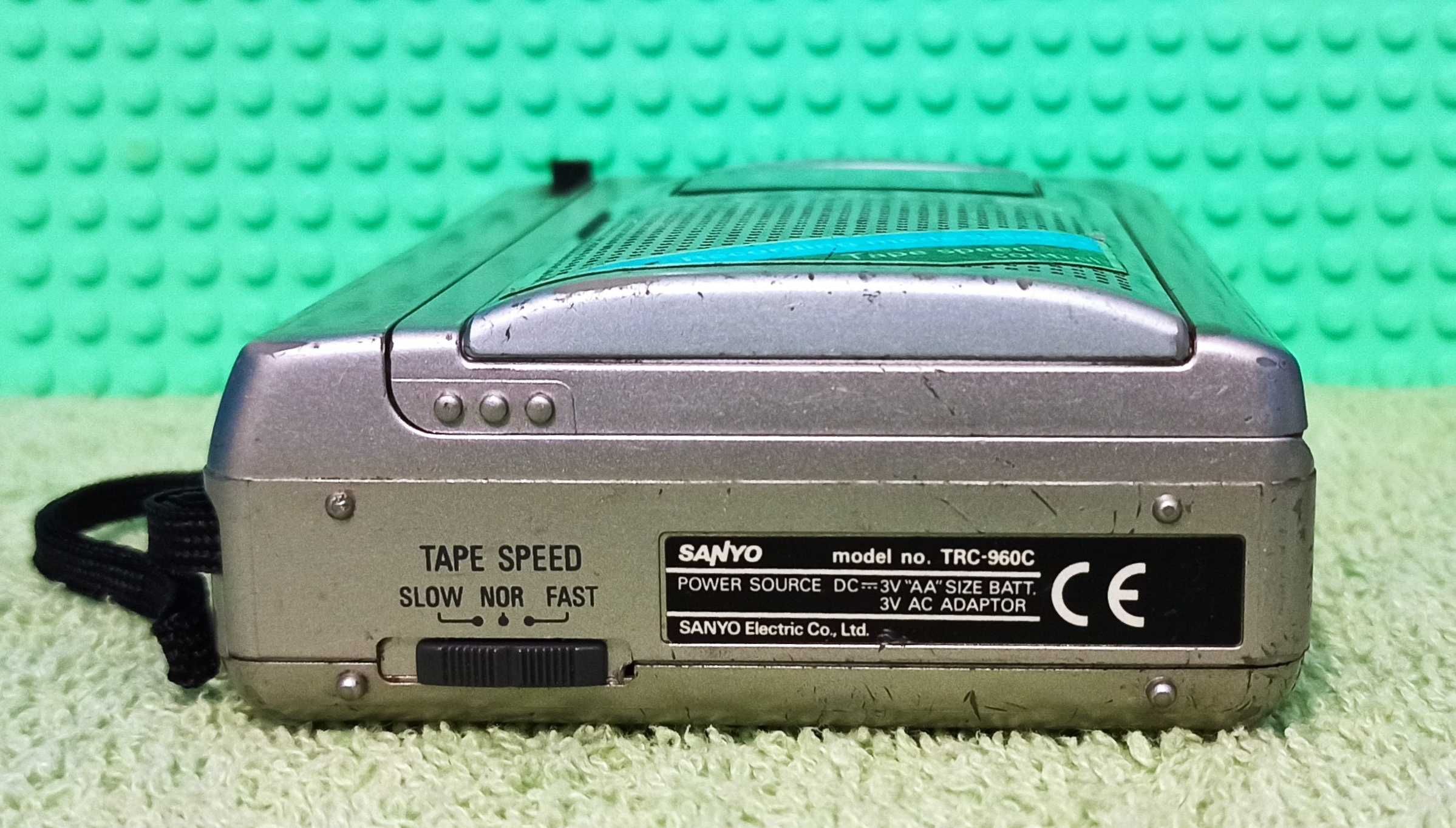 Кассетный плеер-рекордер SANYO TRC-960C Винтаж(наушники)