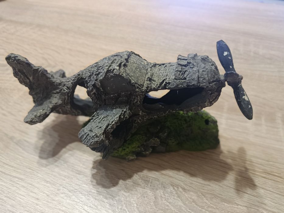 Ozdoba wrak samolotu oraz zamek do akwarium