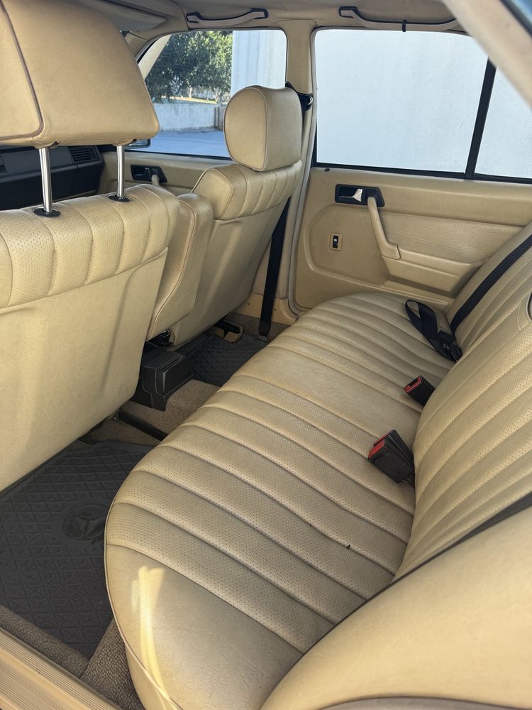 Mercedes e190 (aceito negociações)