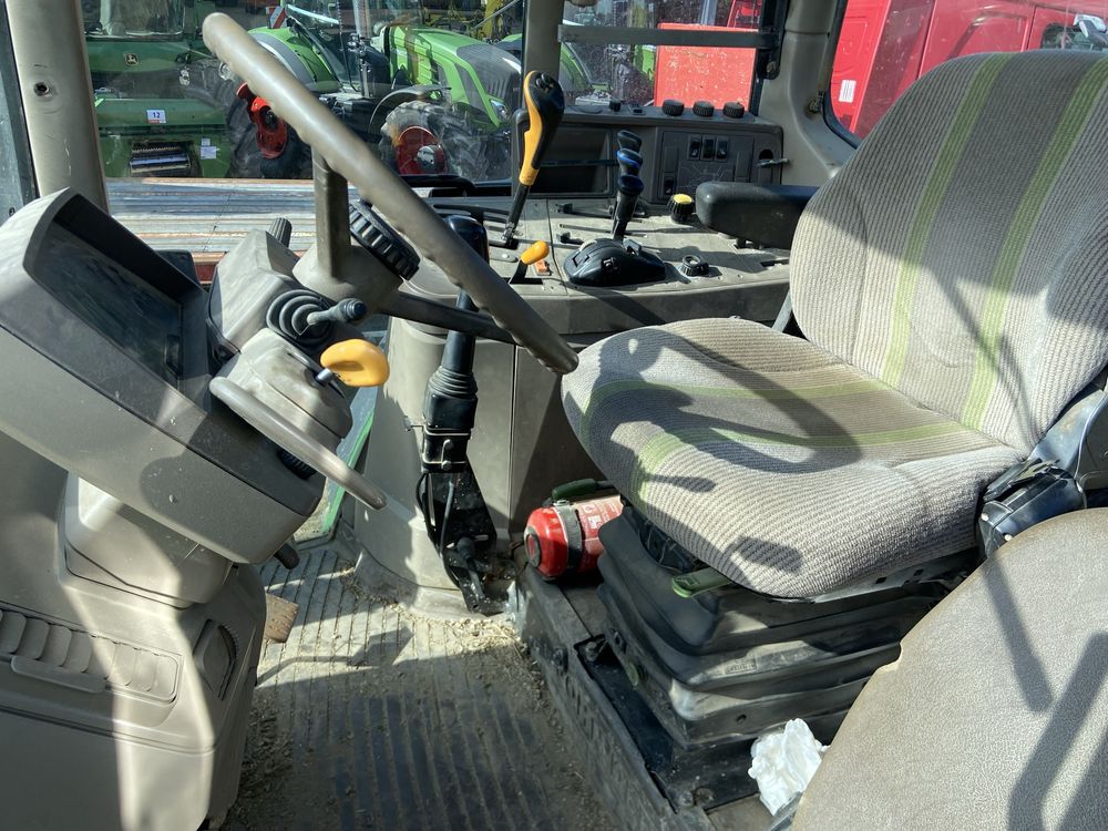 Ciagnik rolniczy John Deere 6430 z ładowaczem