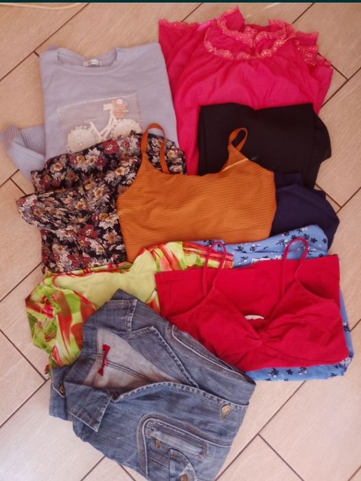 Віддам пакет речей розмір М - л