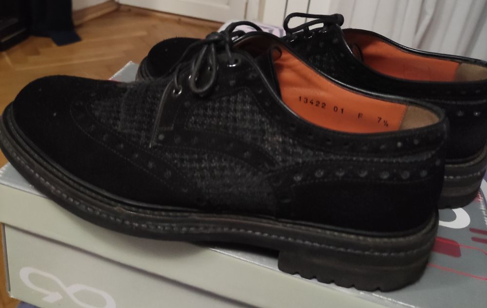 Продам туфли дорогого бренда. Натуральная замша. Размер -42.