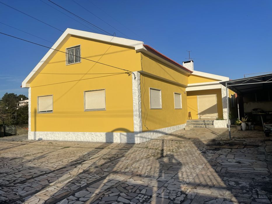 Trabalho de Pinturas e outros serviços