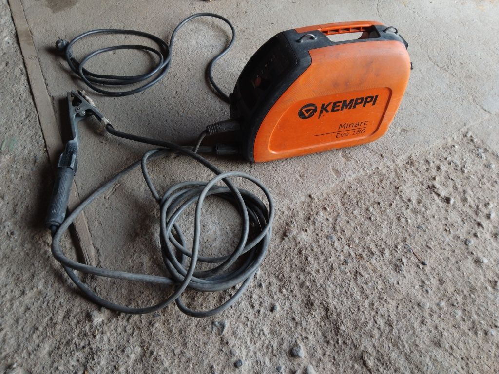 Spawarką KEMPPI Minarc Evo 180